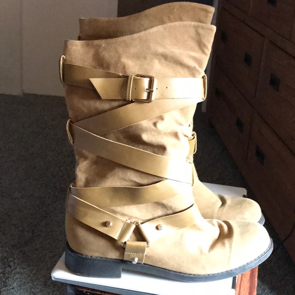 Women's Tan Suede Buckle Boots